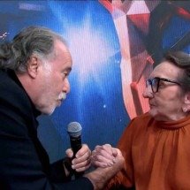 Tânia Maria conhece Tony Ramos e diz que representa 'O agente' no Brasil - Reprodução