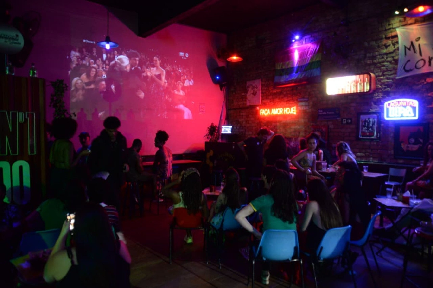 Bar Mi Coraz&oacute;n, na Avenida Sapuca&iacute;, re&uacute;ne torcedores para acompanhar a transmiss&atilde;o do Oscar