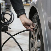 Viagem de carro segura: 7 itens que você precisa checar antes de sair - Andrea Piacquadio/ Pexels