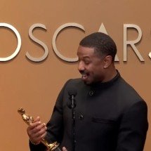 Michael B. Jordan ganha o Oscar de Melhor Ator e agradece aos atores negros que abriram as portas para ele - Reprodução de vídeo Youtube