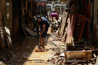 Ruas de Ubá após as chuvas que castigaram a cidade -  (crédito: AFP)
