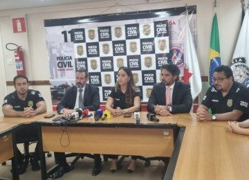 Investigaçao sobre morte de mulher durante minilipo foi investigada pela delegada Francieli Drumond (ao centro) -  (crédito: Luiz Ribeiro/EM Data/DA Press)