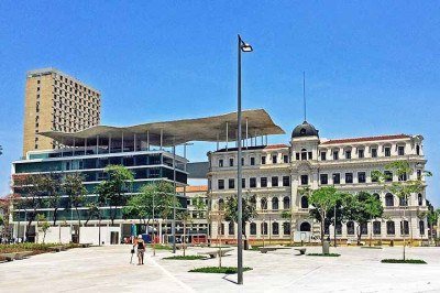 <p>A cidade do Rio de Janeiro é um dos mais importantes polos culturais do Brasil. Entre os diversos equipamentos do setor que se destacam na capital fluminense está o MAR – Museu de Arte do Rio. </p>
 -  (crédito: - Mario Roberto Durán Ortiz/Wikimédia Common)