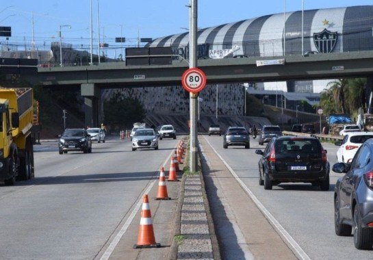 Redução do limite de velocidade na Via Expressa de Belo Horizonte: entenda a mudança em 2026