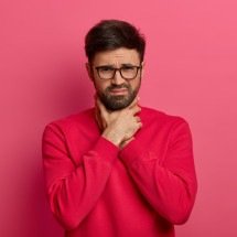 Por que ficamos roucos no início do outono? - wayhomestudio/FreePik