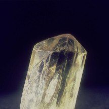 A pedra que encanta: descubra os segredos do topázio, um tesouro brasileiro - Aangelo wikimedia commons