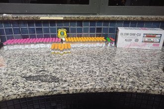 Ao todo, foram apreendidas 196 ampolas de medicamentos para emagrecimento de origem paraguaia -  (crédito: PRF/Reprodução)