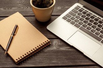 Pequenos negócios enfrentam desafios diários para se manter ativos: cerca de 72% sobrevivem aos primeiros dois anos no Brasil -  (crédito: Freepik)