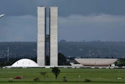 O Congresso Nacional, palco de muitos debates e das met&aacute;foras pol&iacute;ticas que marcaram a hist&oacute;ria brasileira -  (crédito: Pexels)