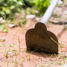 Homem é condenado a 20 anos de prisão por tentar matar esposa com enxada - Reprodu&ccedil;&atilde;o Freepik