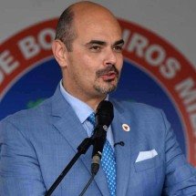 Simões assume governo de Minas e adota plano de governo de 100 dias