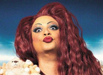 Suzy Brasil festeja hoje seu anivers&aacute;rio no palco, em BH, na 'Gongada drag' -  (crédito: Prime Video/Divulga&ccedil;&atilde;o)