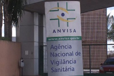 <p>De acordo com a Anvisa, essa medida tem como objetivo reforÃ§ar a fiscalizaÃ§Ã£o e impedir a utilizaÃ§Ã£o dos implantes para fins estÃ©ticos, o que continua nÃ£o sendo permitido.</p>
 -  (crédito: reproduÃ§Ã£o/tv globo)