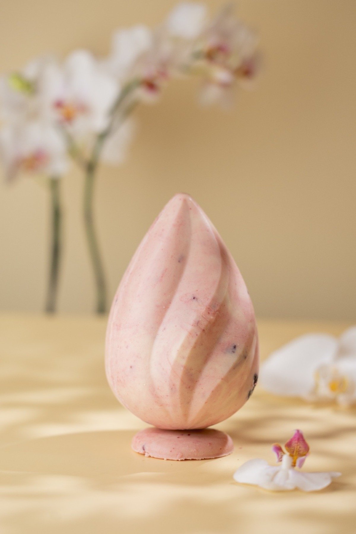 A Turci chega &agrave; cor rosa usando pasta de amarena para saborizar o chocolate branco