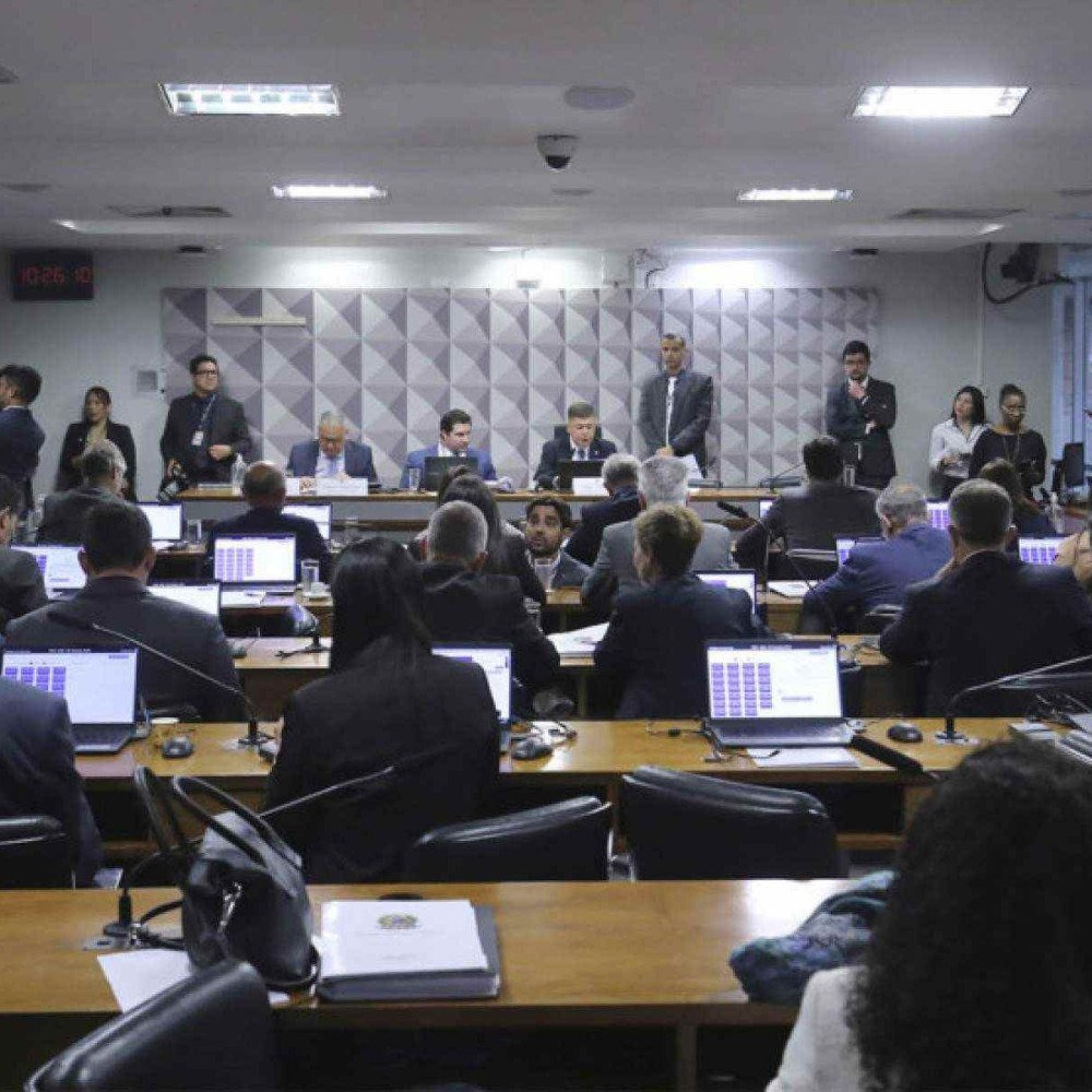 CPI do INSS: relatório que sugeria indiciamento de 216 pessoas, incluindo lulinha, é rejeitado