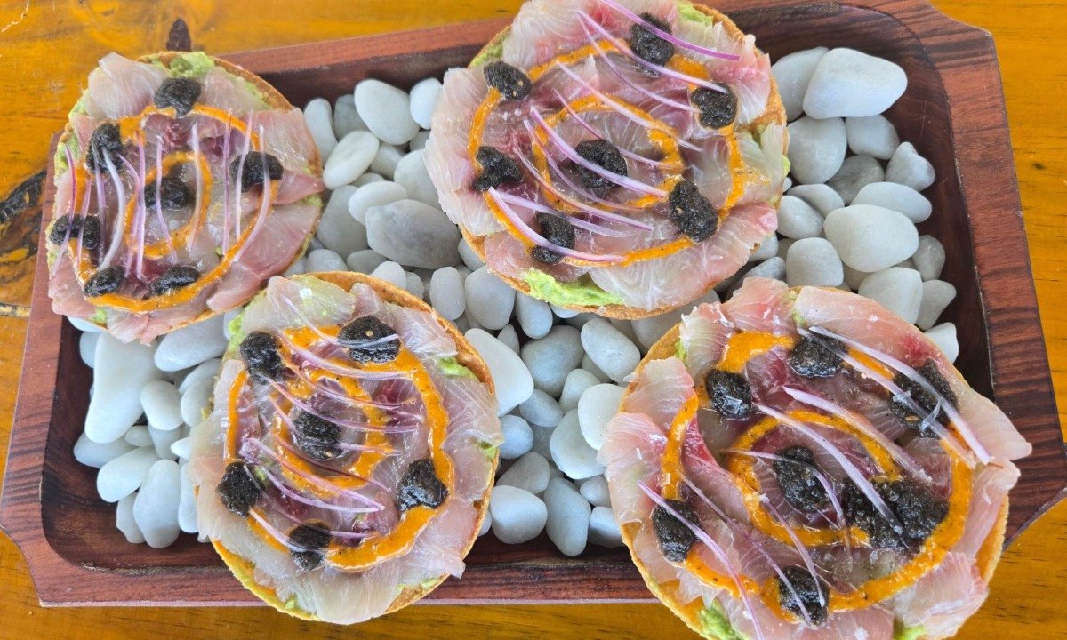 Cevice sobre tortilha de milho do chef Pedro Cabral, na Lagoa da Concei&ccedil;&atilde;o