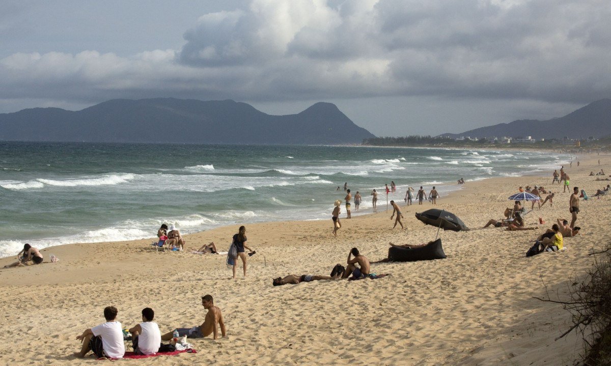 Praia de Campeche &eacute; famosa pelo pouso de Saint-Exup&eacute;ry no local