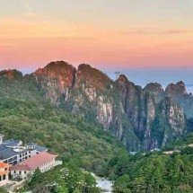 Subida radical: pico na China exige fôlego com quase 4 mil degraus - Reprodução de Instagram