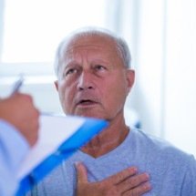 MG: idosos representam 80% das internações graves por doenças respiratórias - peoplecreations/ Freepik