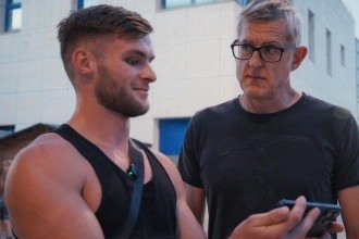 Documentário reúne entrevistas com influenciadores do movimento red pill -  (crédito: Netflix)