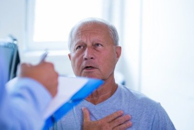 Para a popula&ccedil;&atilde;o idosa, a aten&ccedil;&atilde;o aos sintomas at&iacute;picos pode ajudar no diagn&oacute;stico da pneumonia  e evitar complica&ccedil;&otilde;es severas. -  (crédito: peoplecreations/ Freepik)