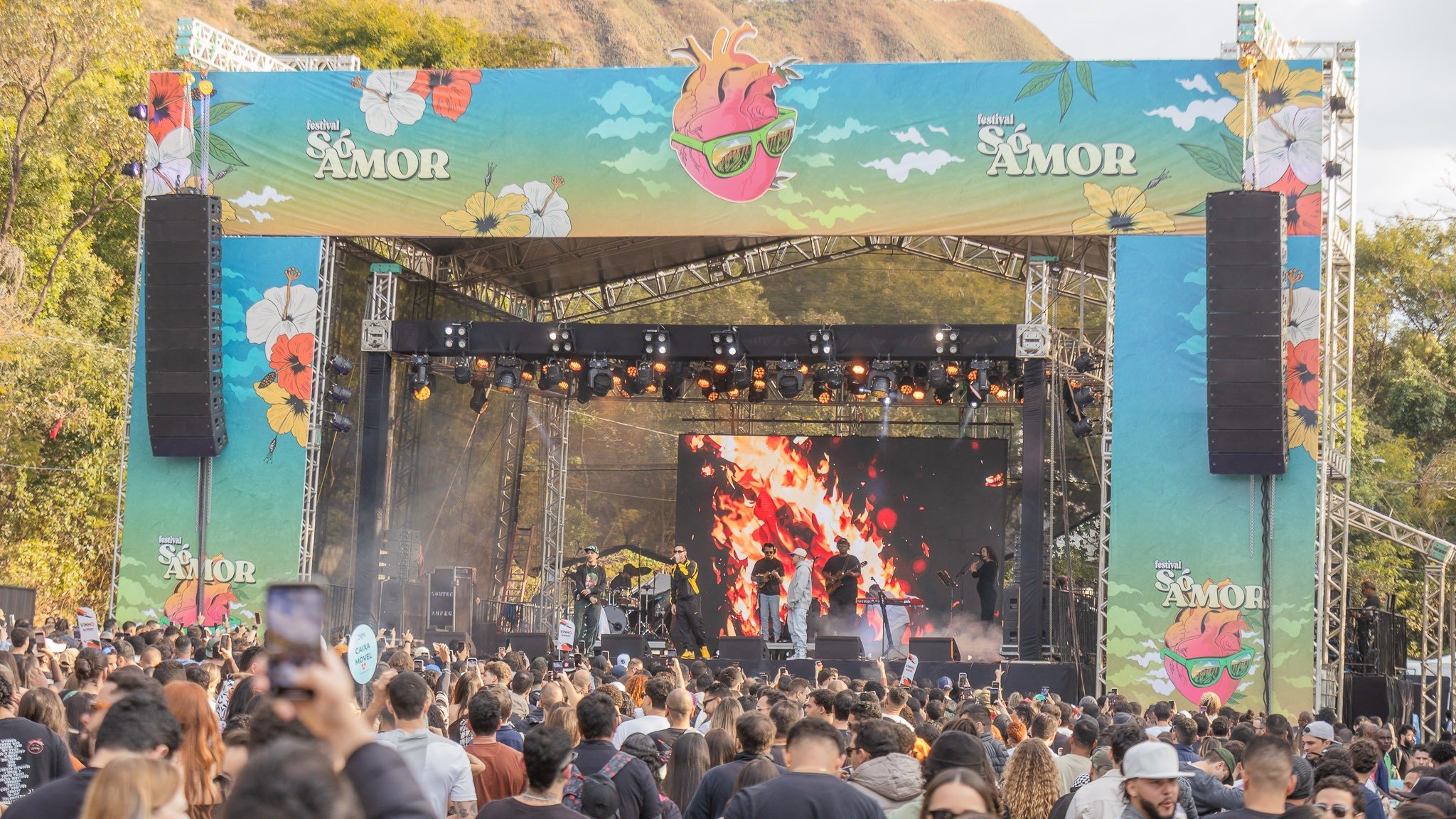 O palco principal do Festival S&oacute; Amor, que acontece no Parque das Mangabeiras, recebe as atra&ccedil;&otilde;es musicais da terceira edi&ccedil;&atilde;o -  (crédito: Fernando Lucas)