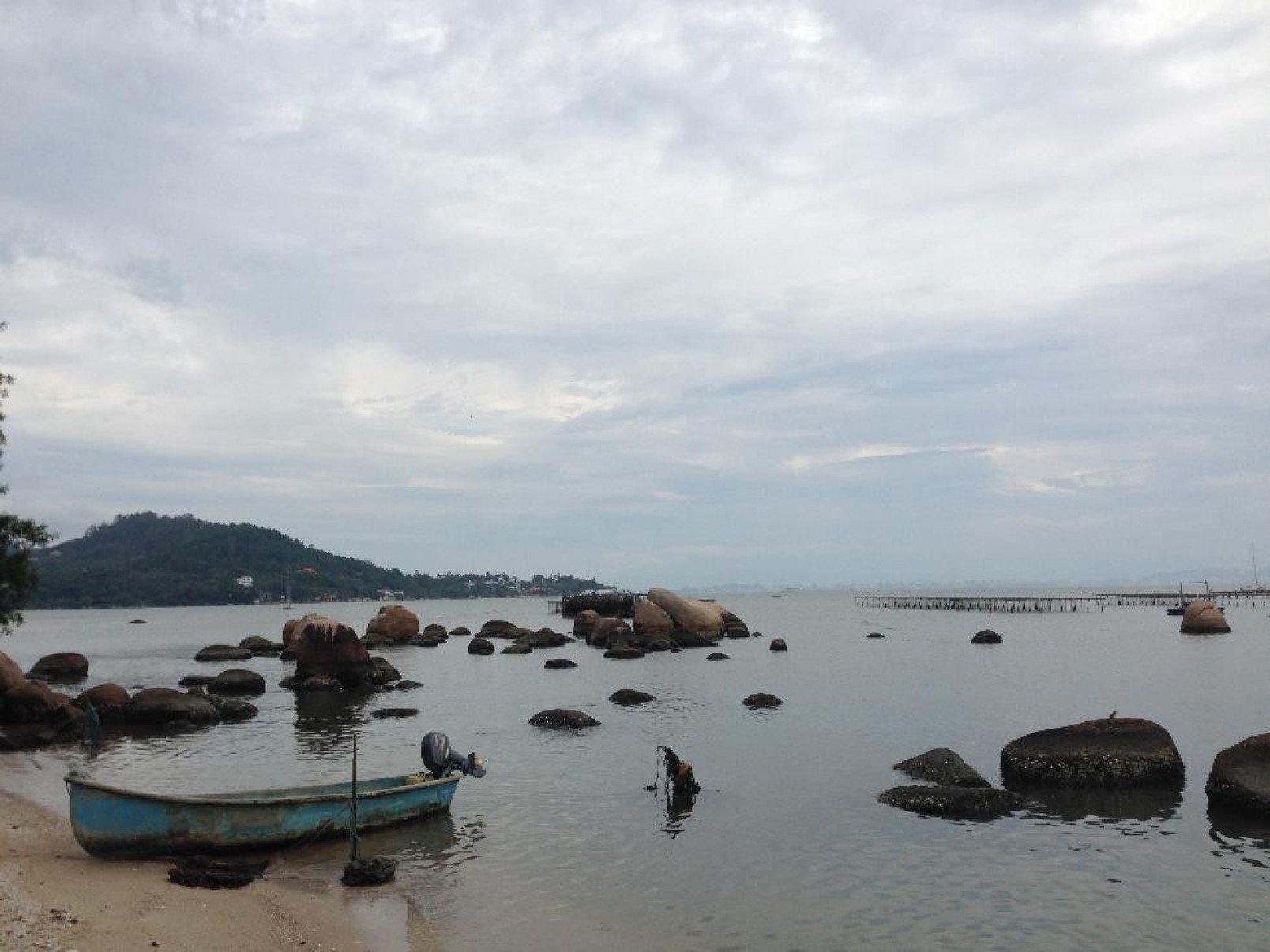 Pedras na Praia em Santo Antônio de Lisboa são cercadas de misticimo-Carlos Altman/EM