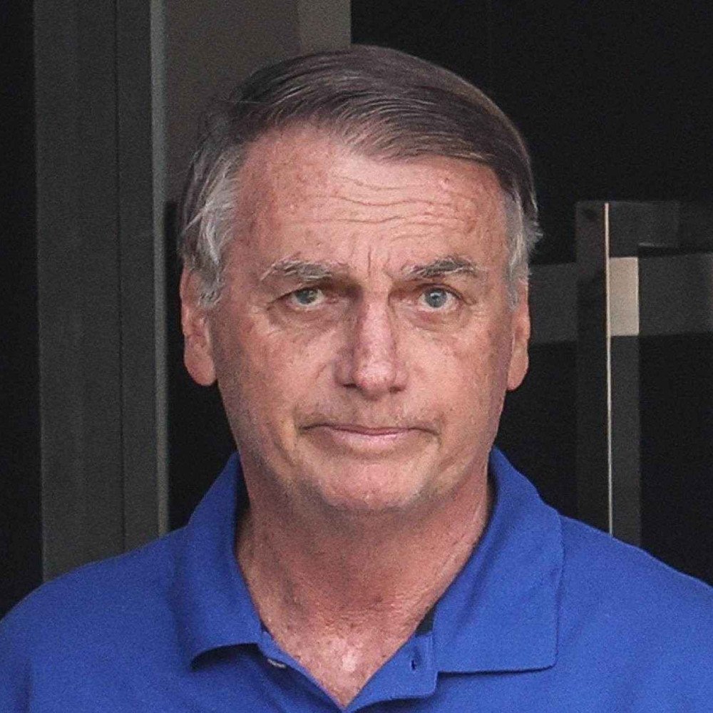 Michelle sobre cirurgia de Bolsonaro: 'Orem pelo meu galego'
