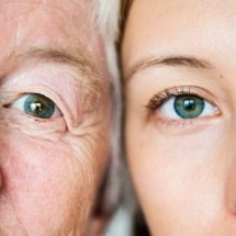 Você está envelhecendo bem? O que os sinais do corpo revelam - Freepik