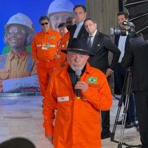 Em Betim, Lula diz que vai reestatizar refinaria privatizada por Bolsonaro - Edésio Ferreira/EM/D.A. Press