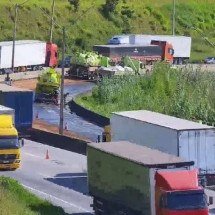 Interdição na BR-381 entra no 4º dia e causa longos congestionamentos - Arteris/Reprodução