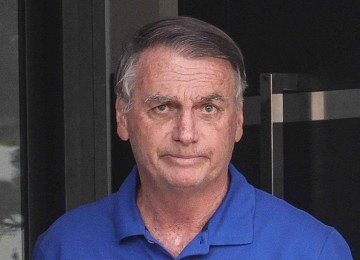 Jair Bolsonaro esteve internado por duas semanas e teve pedido de pris&atilde;o domiciliar concedido por Alexandre de Moraes -  (crédito: Gabriela Bil&oacute;/Folhapress)