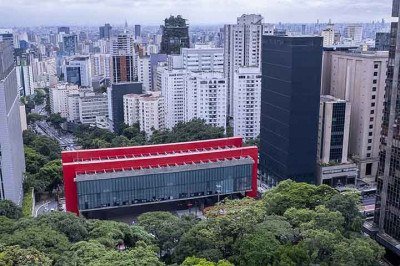 <p>No dia 2 de outubro de 2025, o Masp – Museu de Arte de São Paulo Assis Chateaubriand – completou 78 anos de fundação. Desde sua fundação, em 1947, a instituição tornou-se um dos símbolos mais fortes da cena cultural brasileira.</p>
 -  (crédito:  Pedro Truffi/Wikimédia Commons)