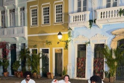 <p>Mestrinho voltou a se reunir com João Gomes e Jota.pê para uma nova gravação realizada no Centro Histórico de Salvador. O encontro, divulgado nas redes sociais, remete ao projeto “Dominguinho”, embora ainda não haja detalhes confirmados sobre formato ou lançamento.</p>
 -  (crédito: Reprodução / Instagram)