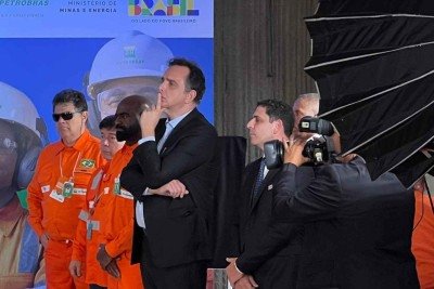 Senador Rodrigo Pacheco (PSD) durante evento com o presidente Lula em Betim, na Grande BH -  (crédito: Edesio Ferreira/EM/D.A. Press)