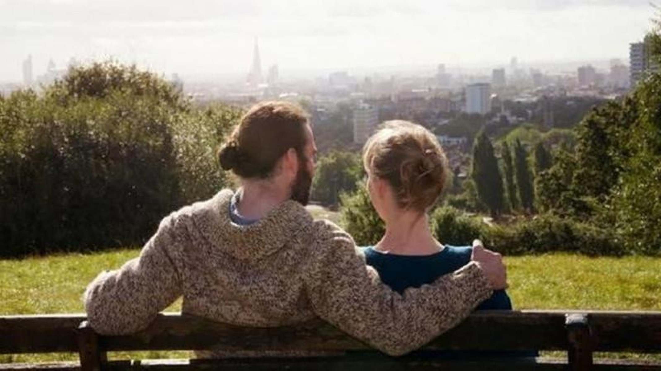 Para muitos adeptos do poliamor solo, essa identidade permite explorar diferentes desejos e experiências sexuais, sem restringir-se às expectativas heteronormativas -  (crédito: Getty Images)