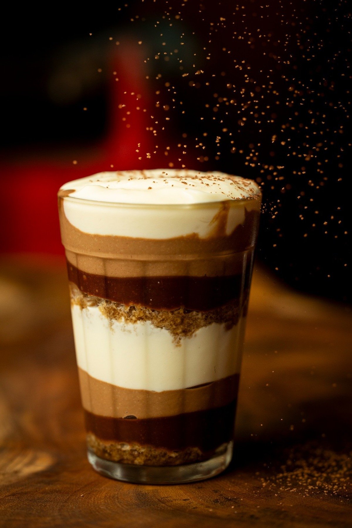 No Balc&atilde;o Savassi, o tiramis&ugrave; &eacute; servido no copo lagoinha