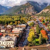 Pequena e charmosa: Carmel ganhou fama ao eleger Clint Eastwood prefeito - Reprodução do X @TimelessTrvlr