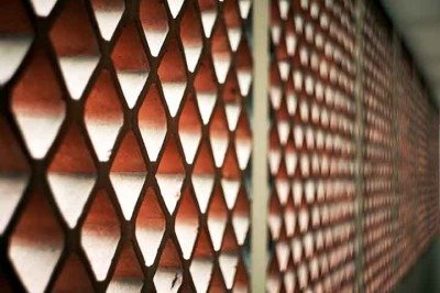 <p>O cobogó é um elemento ímpar da arquitetura brasileira. Com um século de história, ésímbolo de uma adaptação criativa às condições climáticas e culturais do país.</p>
 -  (crédito: Reprodução do Flickr Adriano Ferreira)