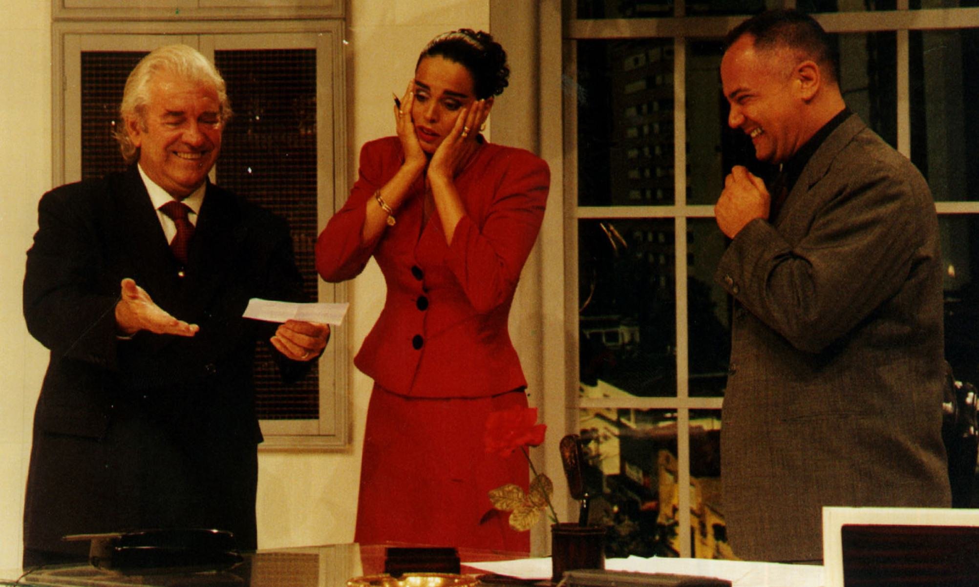 Juca de Oliveira, a atriz Suzy Rego e o ator Cassiano Ricardo numa cena da peça 