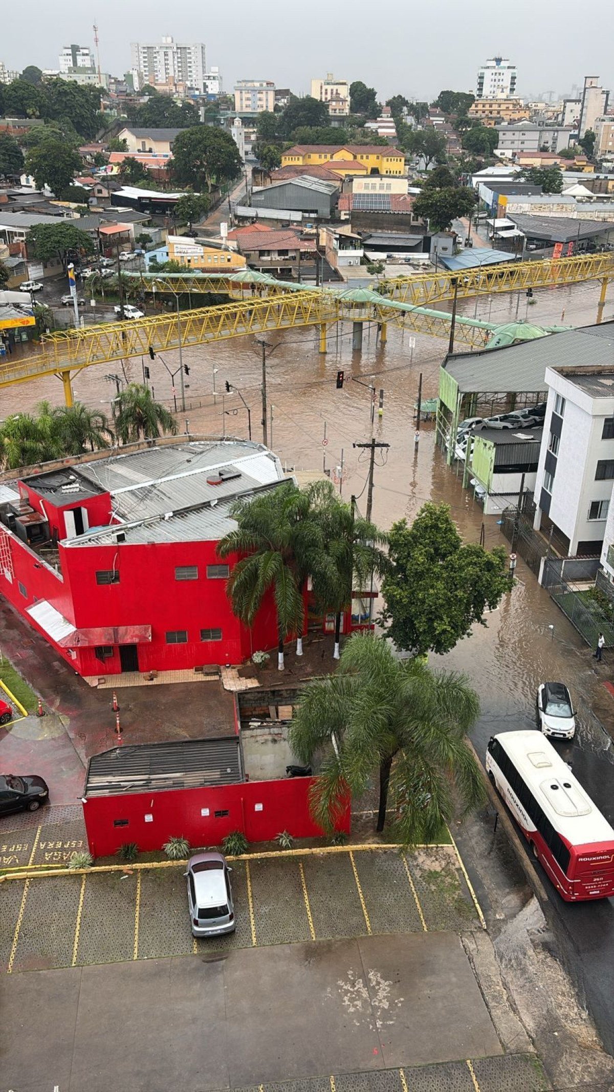 Av. Cristiano Machado, na altura da Rua Professor Pimenta da Veiga, no Cidade Nova-Gabriel Felice/EM/D.A Press