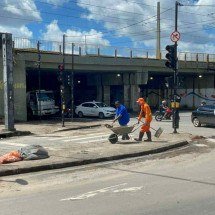 Sob novo alerta de tempestade, BH limpa estragos da tempestade de sábado - Mateus Parreiras/EM/D.A.Press