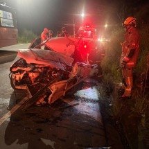 Batida entre carro e ônibus deixa motorista morto na Zona da Mata  - CBMMG/Divulgação
