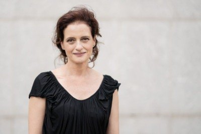 Atriz Denise Fraga retorna a BH com espetáculo 'Eu de você' -  (crédito: Cacá Bernardes/Divulgação)