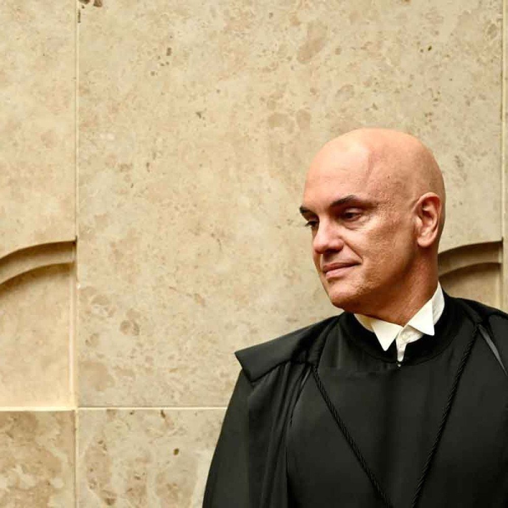 Com pedido da PGR, Moraes deve conceder prisão domiciliar a Bolsonaro