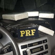 Mulher é presa com cocaína de alto teor de pureza na BR-040 em MG - PRF/Reprodução