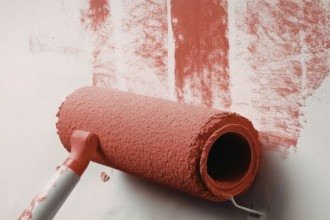 Vai pintar a casa? 6 dicas para escolher a cor e o tipo de tinta certos