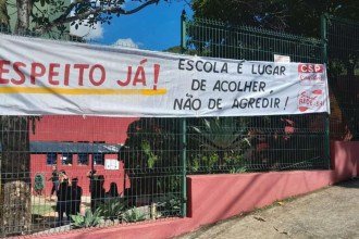 Professores protestam e pedem respeito após ameaças a docentes em unidade municipal de ensino em Belo Horizonte  -  (crédito: Redes sociais / Reprodução)
