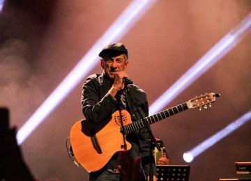 Fagner provou, no último fim de semana, que tem fã-clube fiel em BH -  (crédito: Daniel Stone/Divulgação)