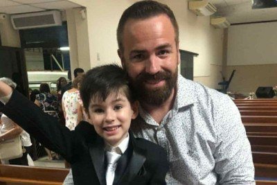 Leniel com o filho, Henry Borel, que morreu aos 4 anos de idade; julgamento sobre o caso foi adiado nesta segunda-feira (23/3/26) -  (crédito: Arquivo pessoal)